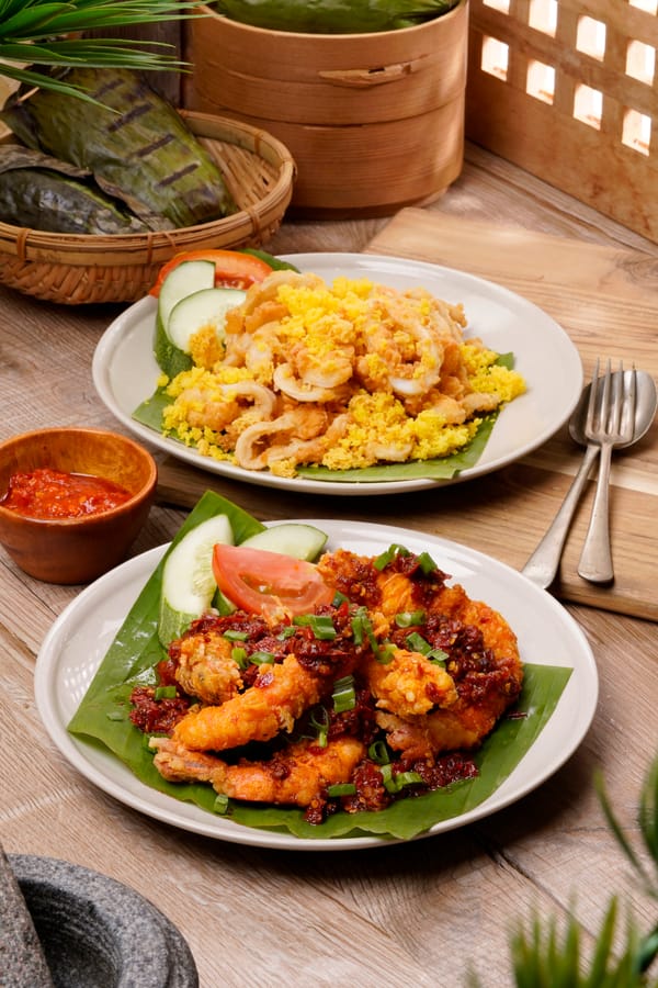 Cumi Goreng & Udang Balado